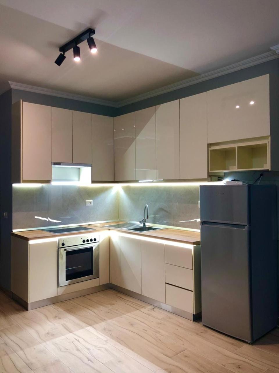 Kitchen or kitchenette, pet friendly, stove