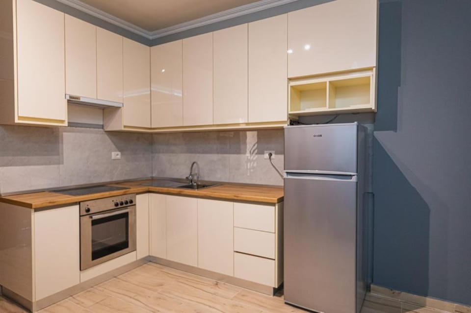 Kitchen or kitchenette, pet friendly, stove