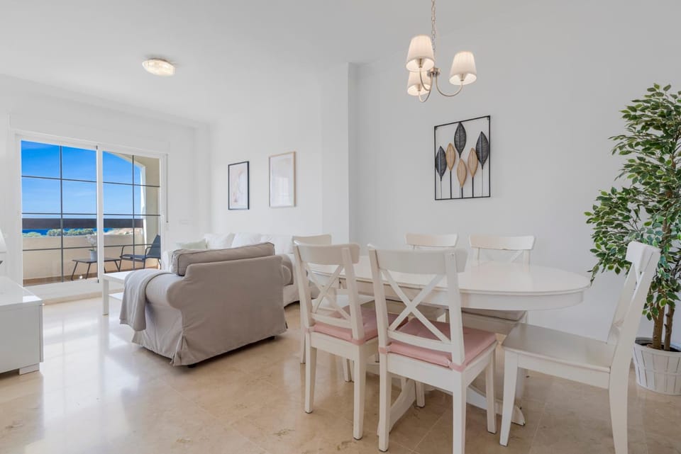 Seaview & Golf, 2 bedroom Apartment Benalmadena by Casa del Sol HR Apartment in Benalmadena