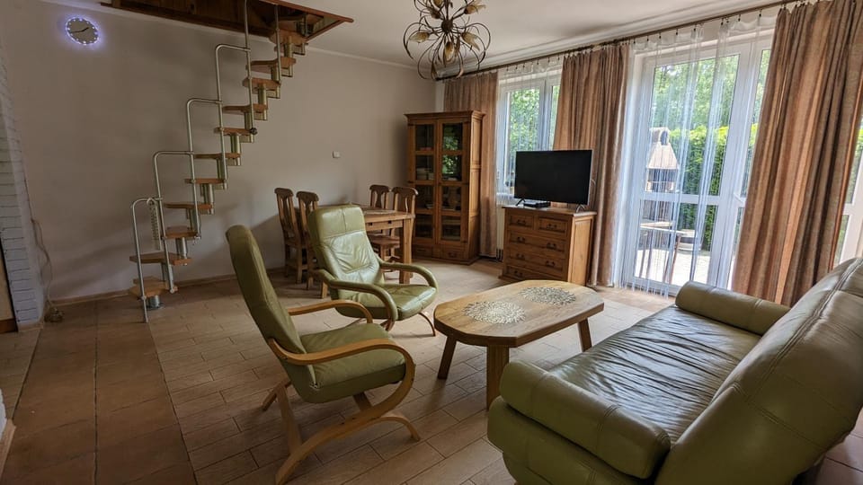 Communal lounge/ TV room, Communal lounge/ TV room
