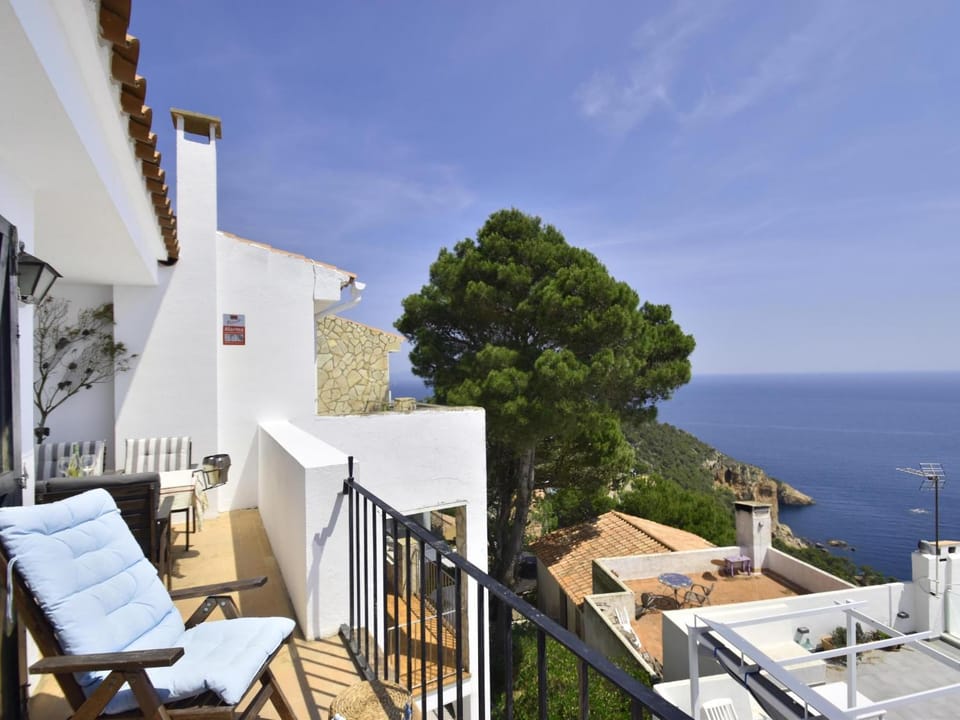 Blue Pine Apartment in Baix Empordà