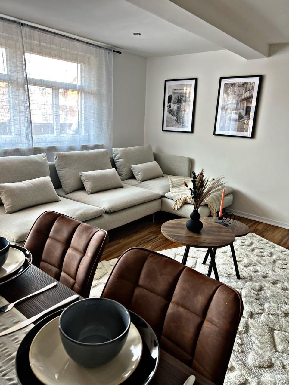 Living room, Seating area
