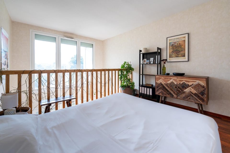 Calme et verdure: vue montagne - terrasse - wifi Apartment in Grenoble