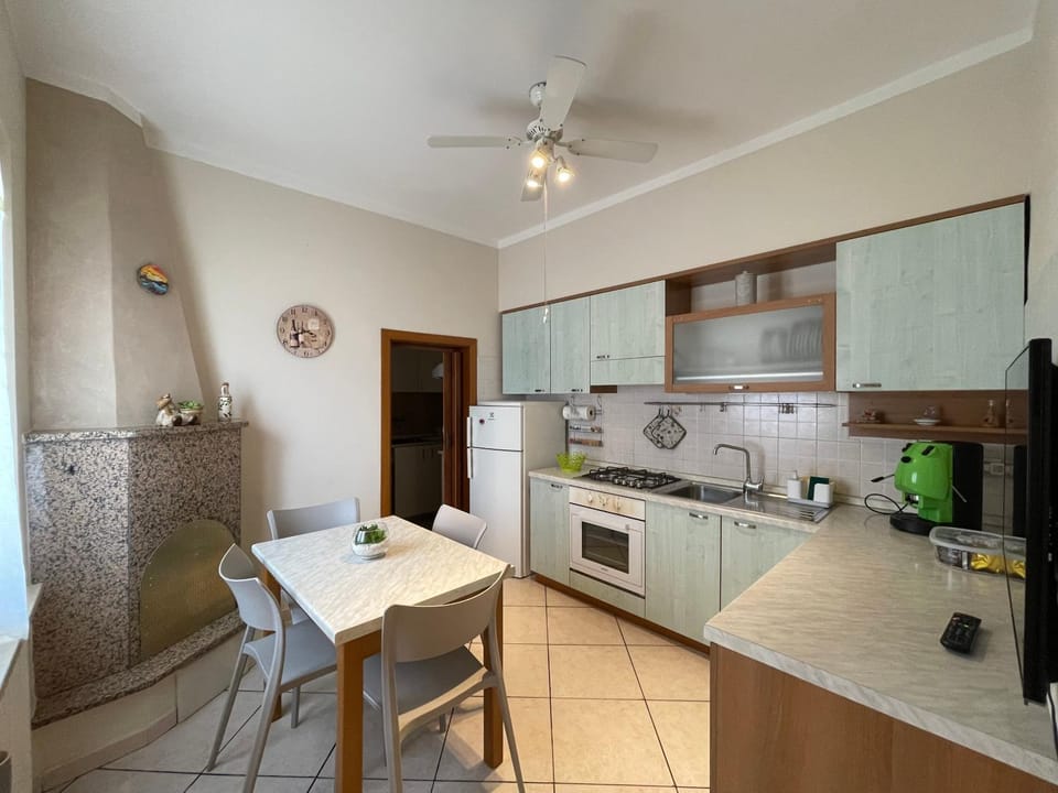 Coffee/tea facilities, Kitchen or kitchenette, Dining area, pet friendly, stove