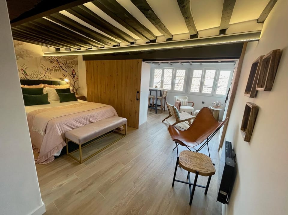 Living room, Photo of the whole room, Bedroom