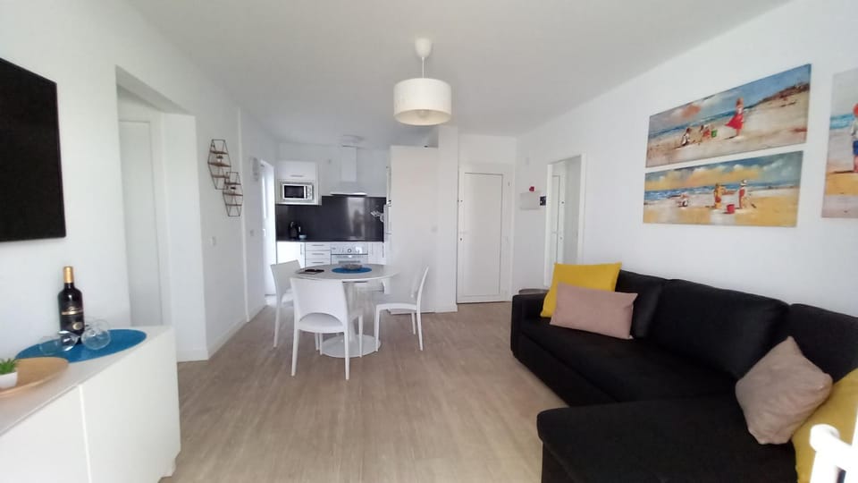 Kitchen or kitchenette, Living room, Dining area