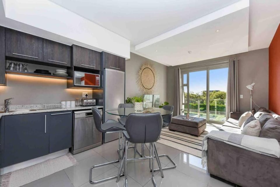Tyrwhitt Stylish Apartment Rosebank Apartment in Johannesburg