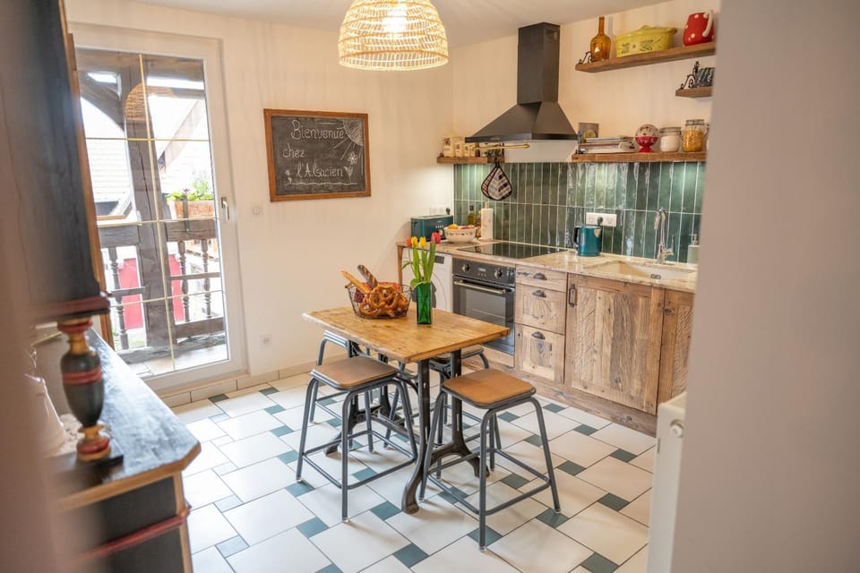 Kitchen or kitchenette
