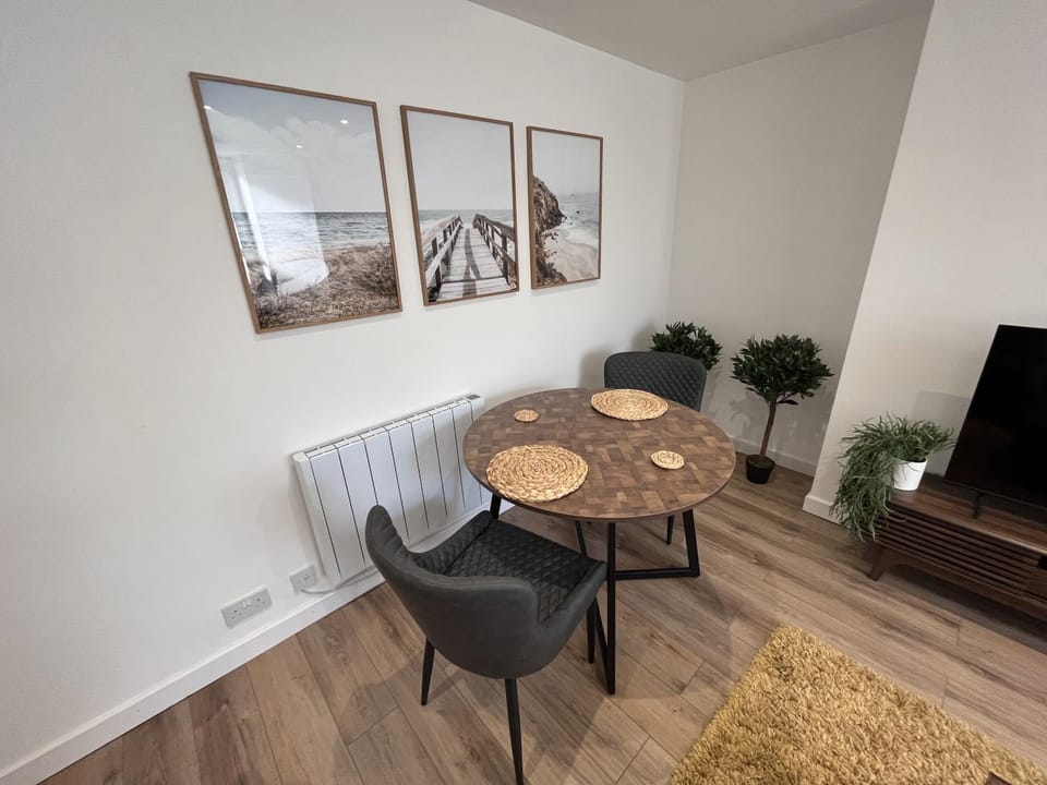 Large One Bed Basement Apartment Apartment in Lowestoft