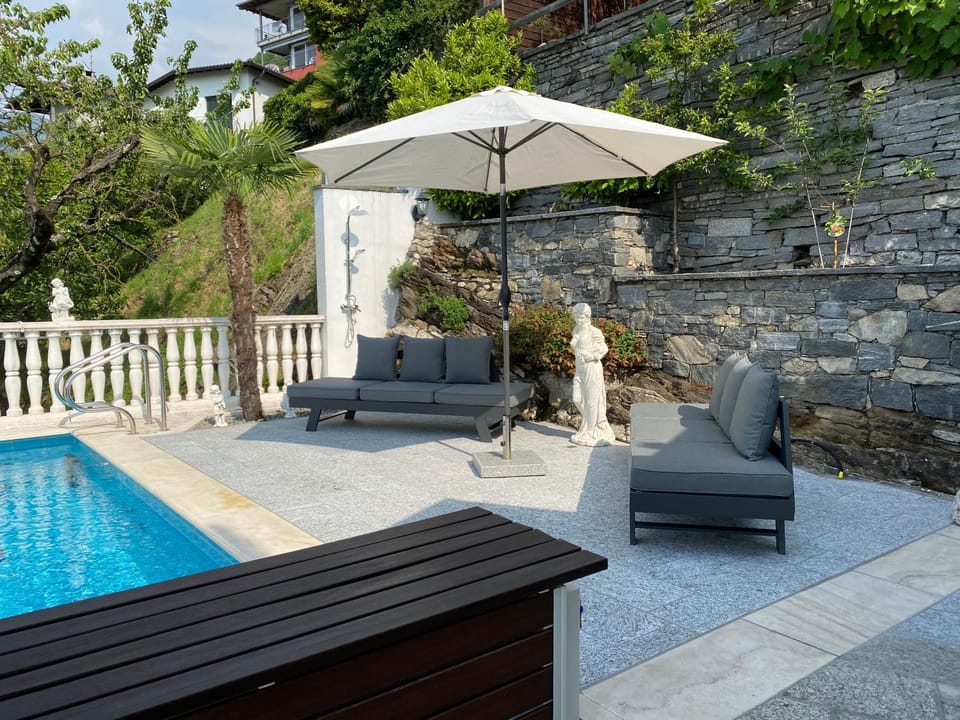 Garden, Garden view, Pool view, Swimming pool, sunbed