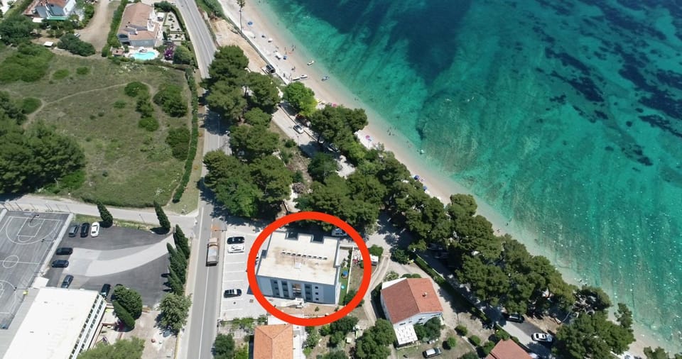 Property building, Neighbourhood, Natural landscape, Bird's eye view, Beach, Sea view