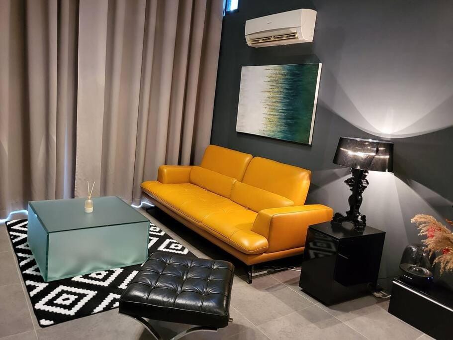 Empire Damansara Designer Soho Karaoke & Netflix Apartment in Petaling Jaya