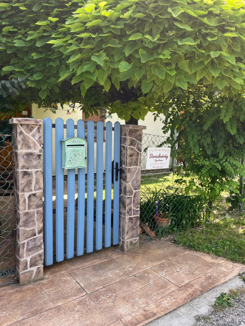 Facade/entrance, Garden
