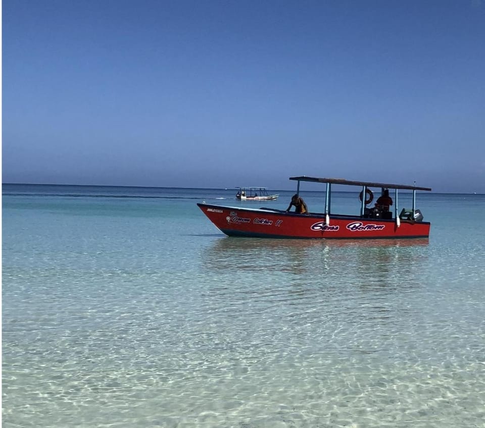 Seacret Studios - Cozy Jamaican Retreat Apartment in Negril