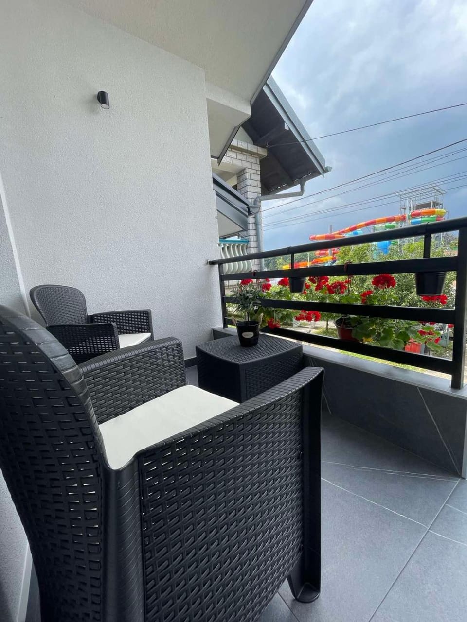 Balcony/Terrace, Seating area, Street view