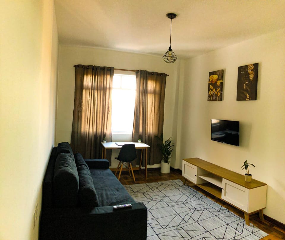 TV and multimedia, Living room, Seating area, Evening entertainment