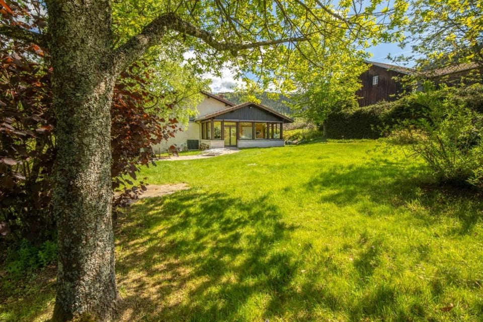 Chalet Les 3 Chênes Xonrupt-Longemer à 2 pas de GERARDMER et des lacs Villa in Xonrupt-Longemer