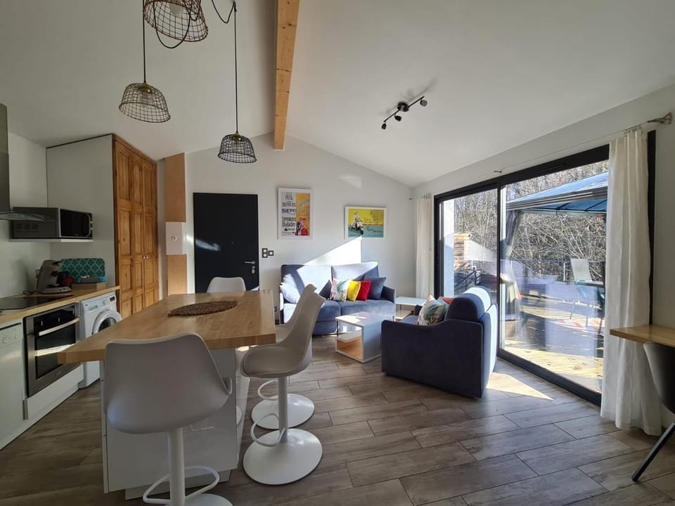 PAUSE NATURE. Maison Ananda à 14 kms de Toulouse avec parking privatif House in Occitanie