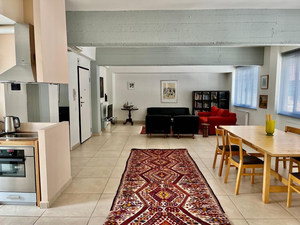Kitchen or kitchenette, Living room, Dining area, pet friendly, stove