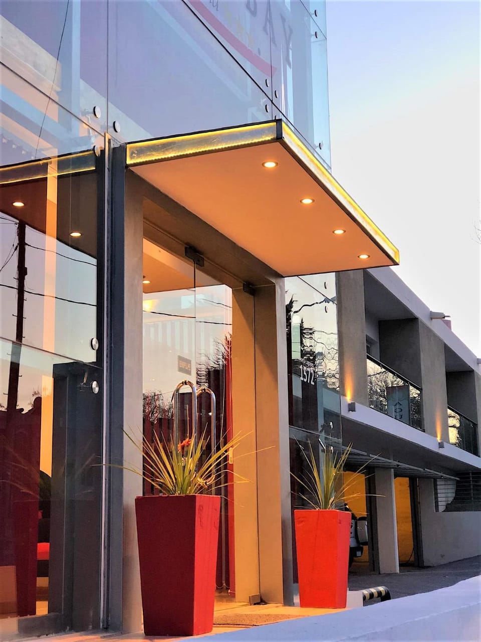 Facade/entrance