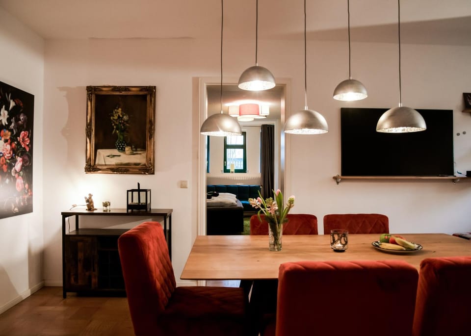 Seating area, Dining area