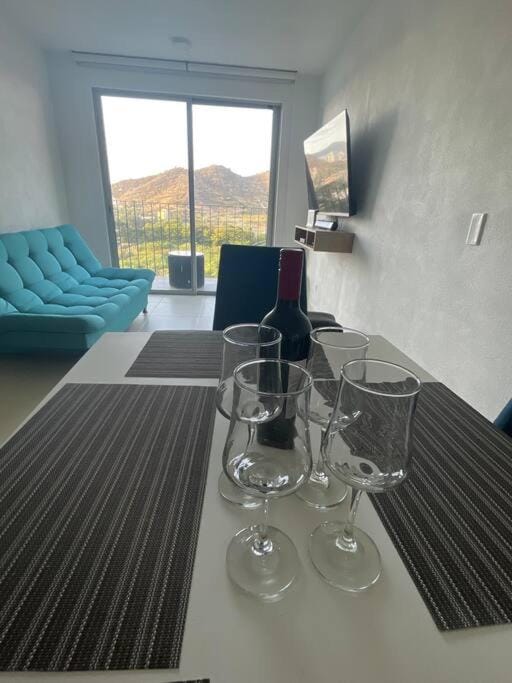 Communal lounge/ TV room, Natural landscape, Dining area, Mountain view