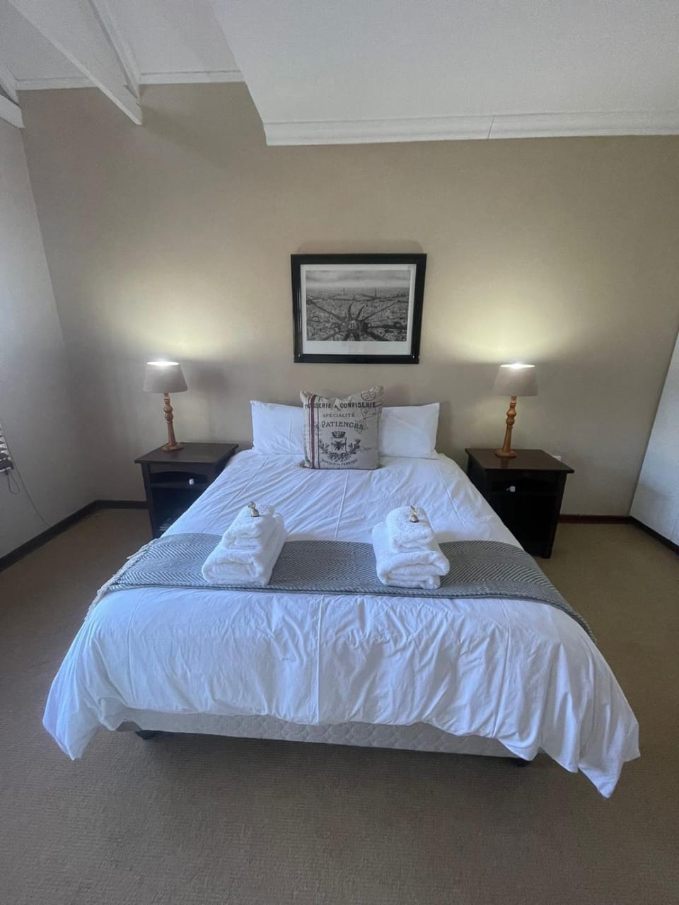 Photo of the whole room, Bedroom
