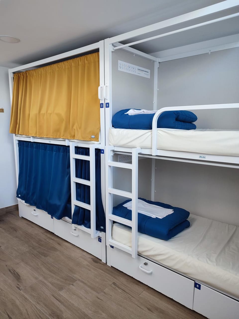 Bed, Photo of the whole room, Bedroom, bunk bed