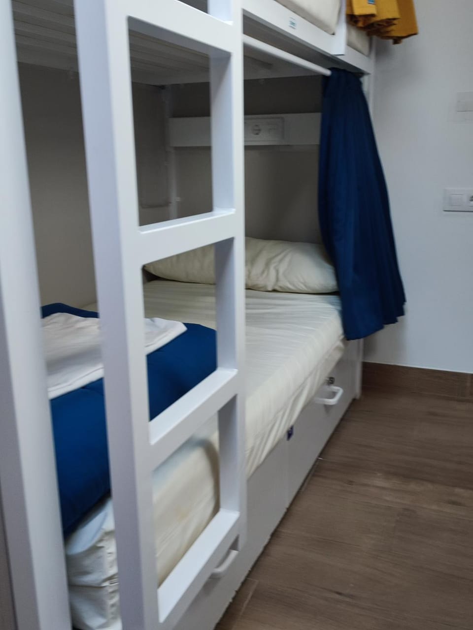 Bed, Photo of the whole room, Bedroom, bunk bed