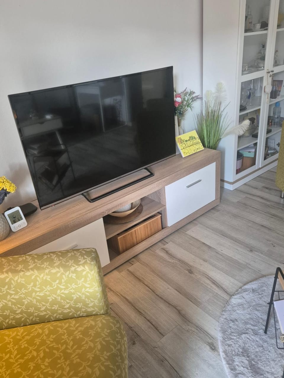 Communal lounge/ TV room, TV and multimedia, Living room, Seating area