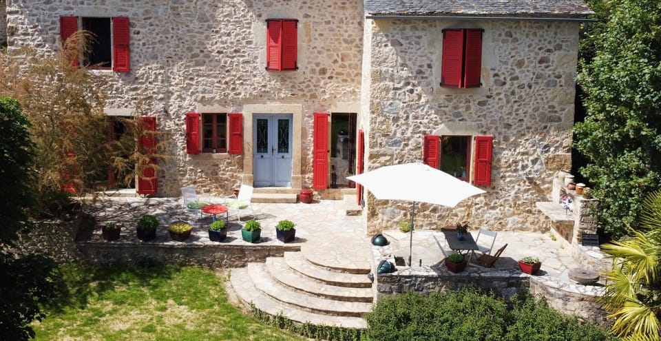 Property building, Facade/entrance, Balcony/Terrace