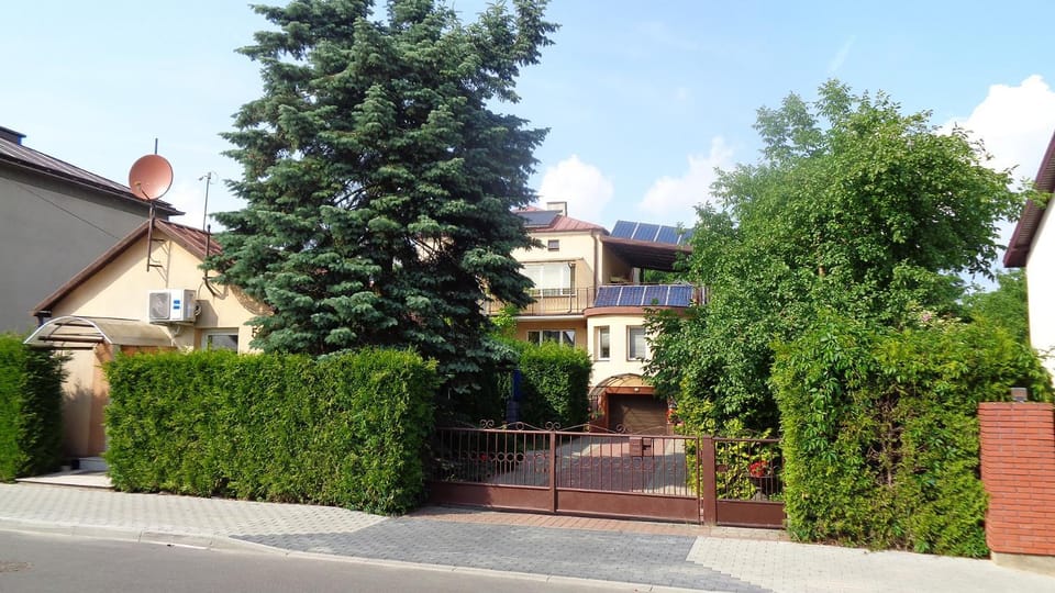 Property building, Street view