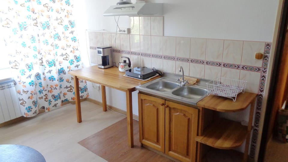 Coffee/tea facilities, Kitchen or kitchenette, Dining area, minibar, pet friendly, stove