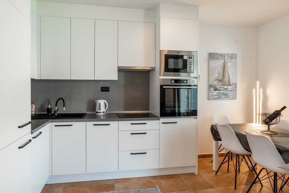 Coffee/tea facilities, Kitchen or kitchenette, Dining area, dishwasher, minibar, pet friendly, stove, toaster
