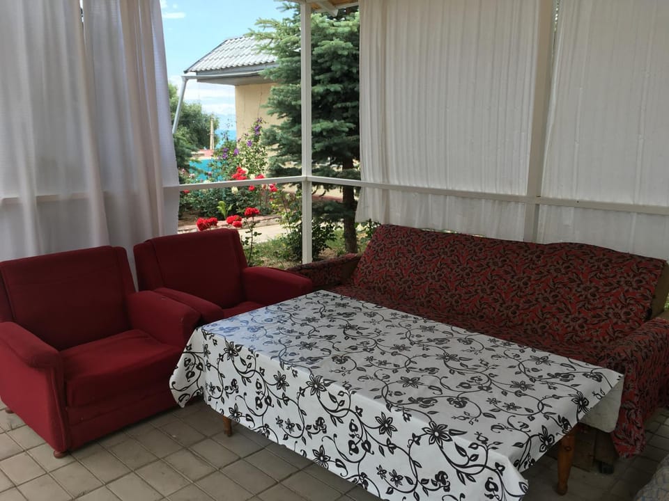 Patio, Seating area
