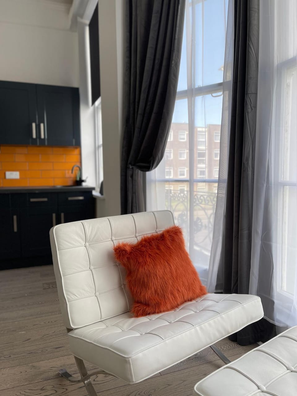 Kitchen or kitchenette, Living room, Seating area