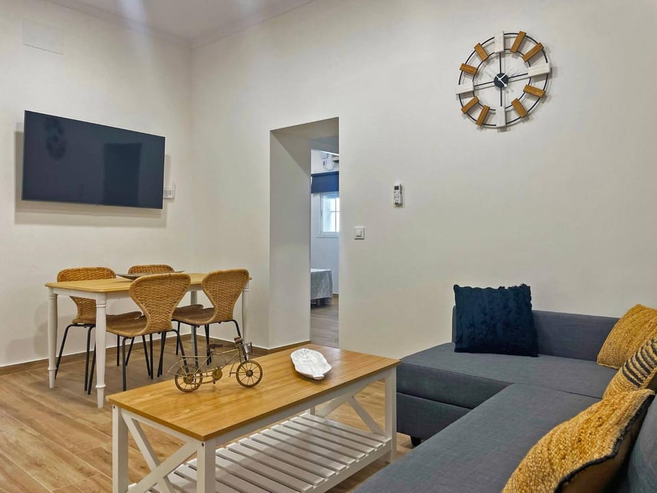 Communal lounge/ TV room, Living room