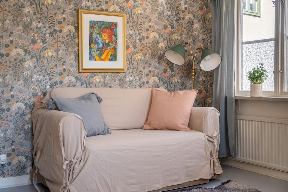 Bed, Living room, Photo of the whole room, Seating area