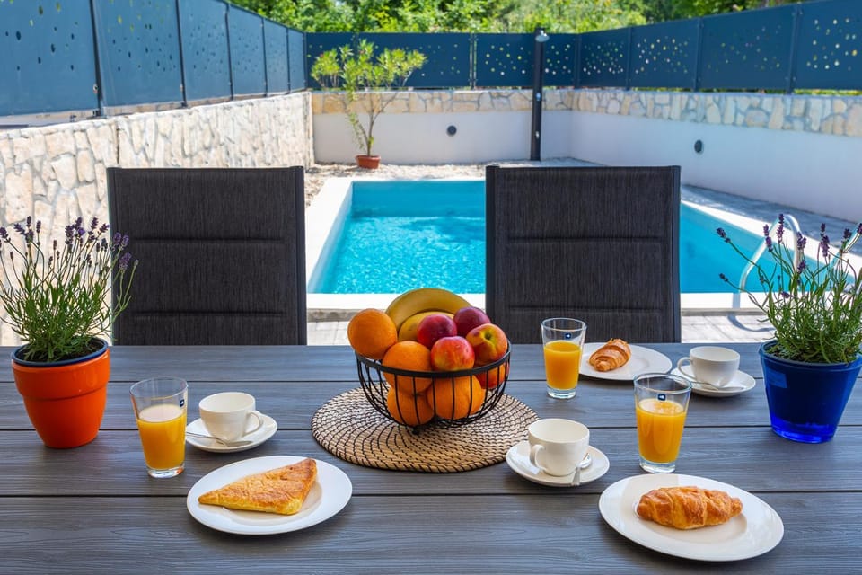 Seating area, Swimming pool