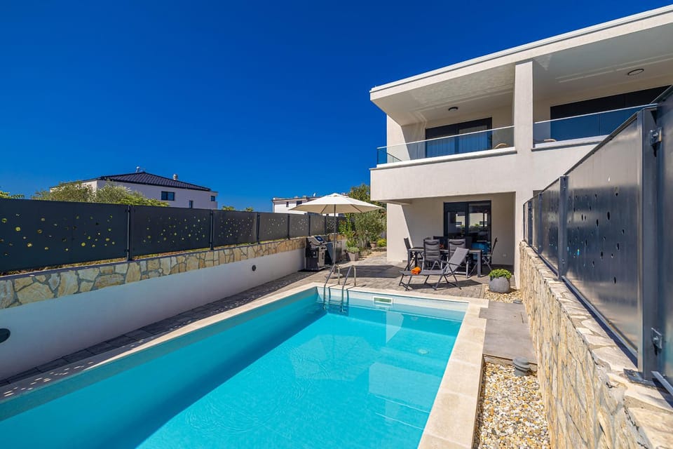 Property building, Swimming pool