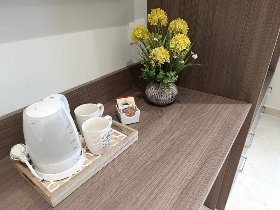 Coffee/tea facilities, Breakfast
