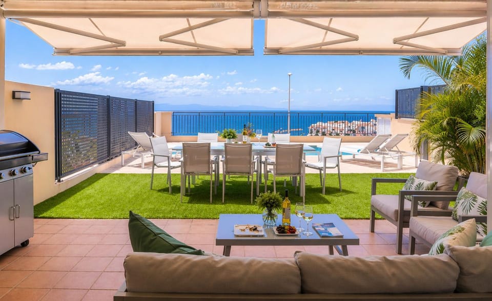 Patio, Day, Natural landscape, View (from property/room), Balcony/Terrace, Living room, Dining area, Pool view, Sea view, Swimming pool, sunbed