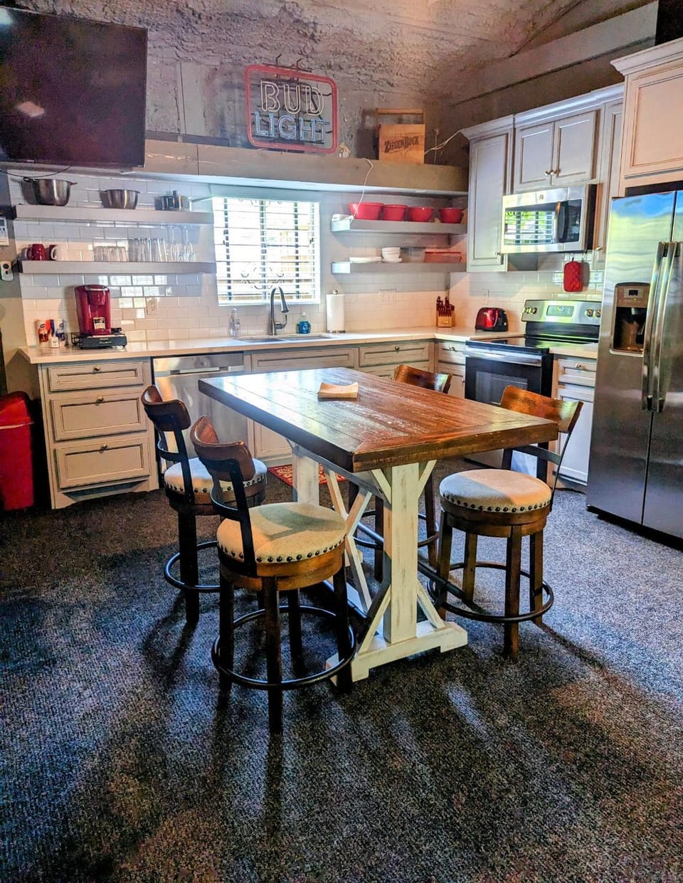 Kitchen or kitchenette, Dining area, dishwasher, minibar, pet friendly, stove