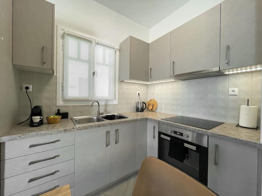 Coffee/tea facilities, Kitchen or kitchenette, pet friendly, stove
