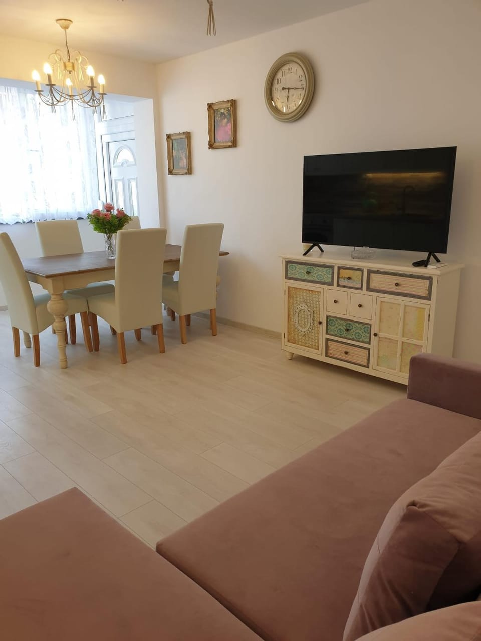 Communal lounge/ TV room, TV and multimedia, Living room, Seating area