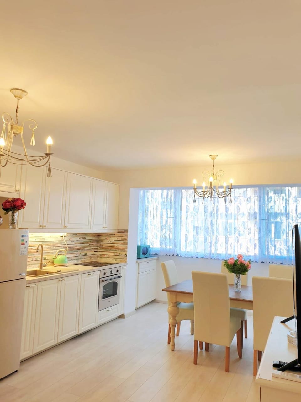 Kitchen or kitchenette, Dining area, dishwasher, oven, stove