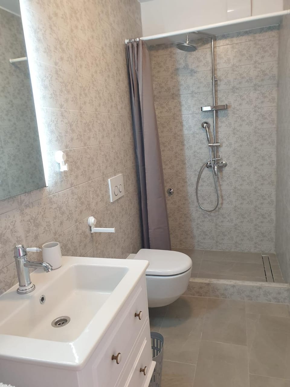 Shower, Toilet, Bathroom