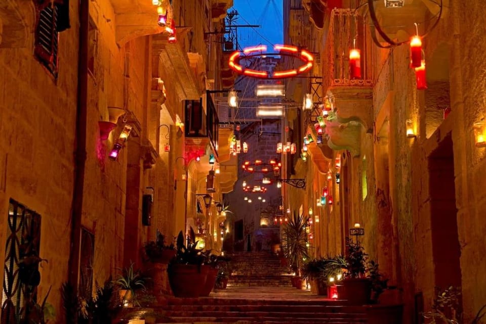 Night, Neighbourhood, City view, Street view, Entertainment