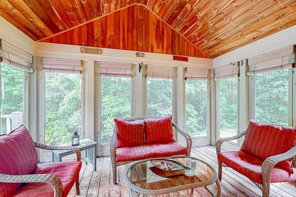 Panther Run River Retreat House in Casco