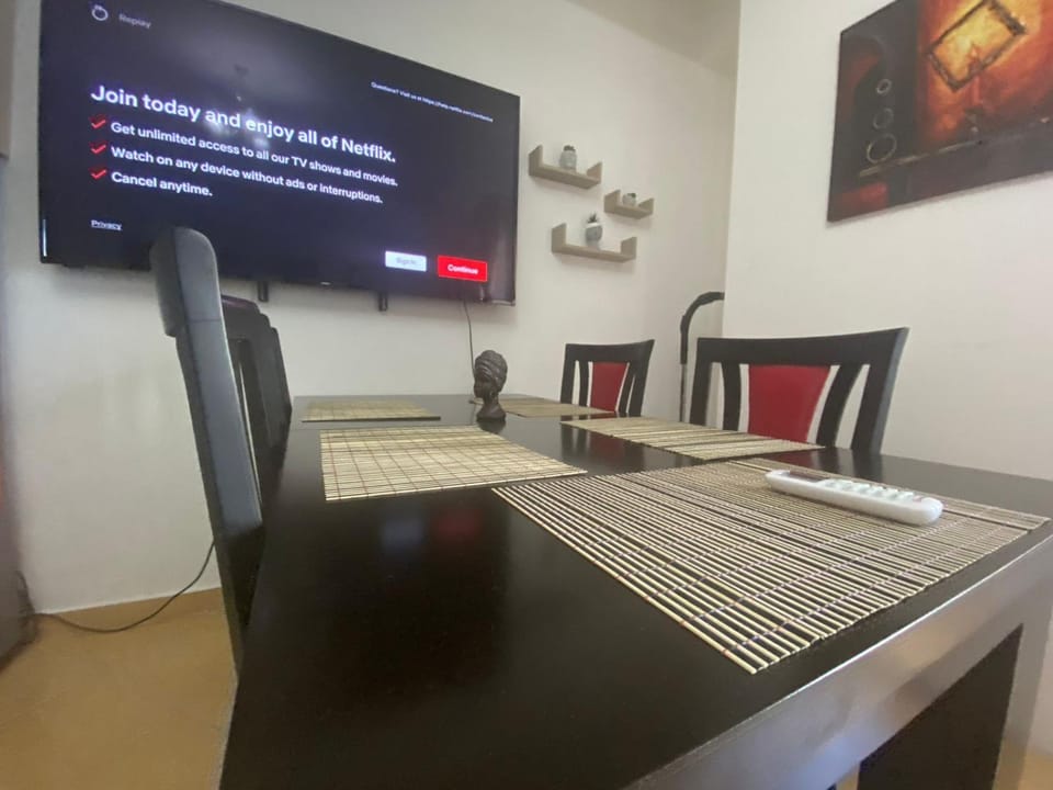 Communal lounge/ TV room, TV and multimedia, Living room, Seating area, Dining area, Evening entertainment